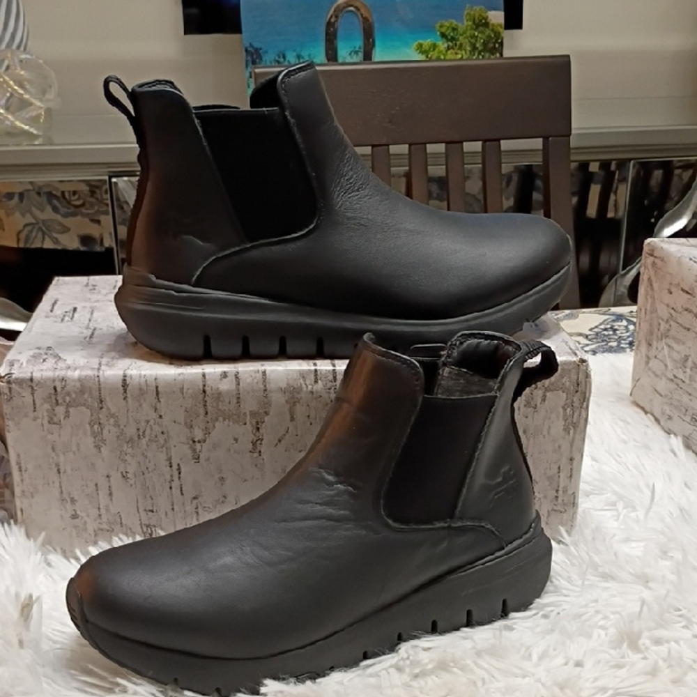Kuru Flex Astra Black Boots Booties Women's Sz 9 Orthopedic Arch Support $179